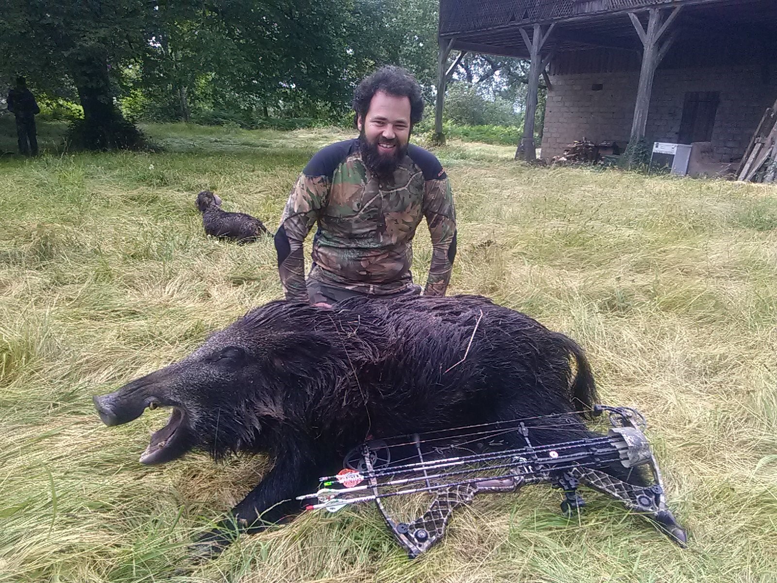 sanglier de Patxi, 84 kg.Ttir 12 m plein cœur distance de fuite 70 m.